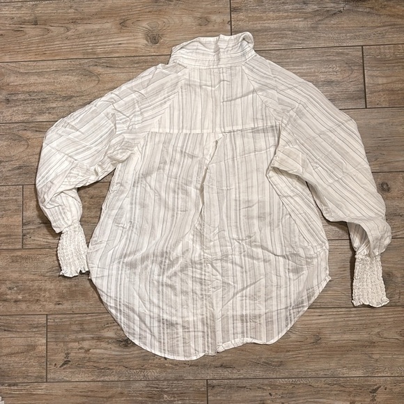 Blu Pepper White Long Sleeve Collar Shirt with Tight Ruffled Sleeves - Picture 6 of 6